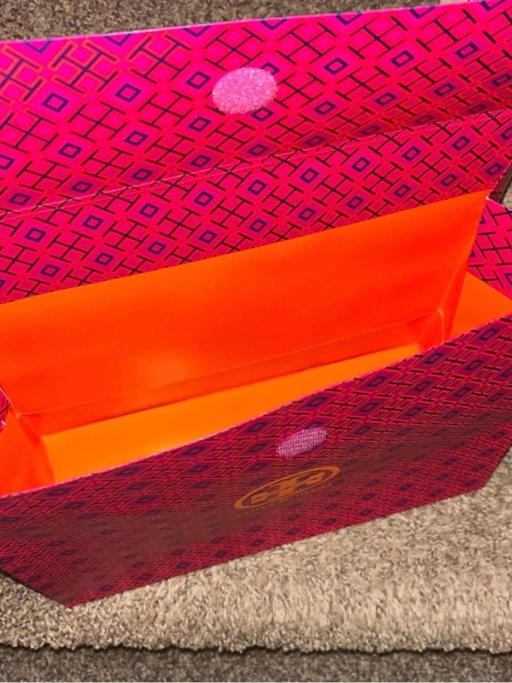 Tory Burch Standing Box with Dustbags - Picture 2 of 4